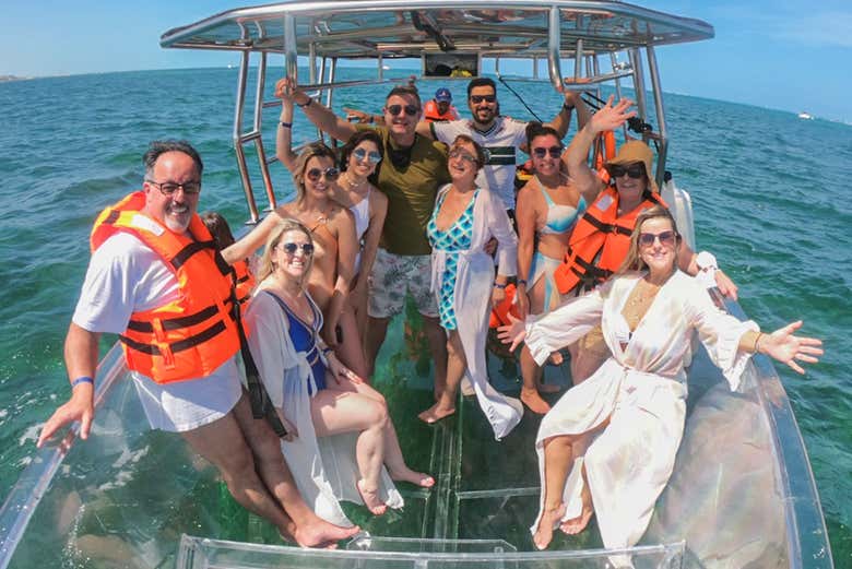 Paseo en barco transparente por Cancún
