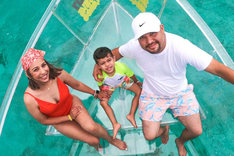 Paseo en barco transparente por Cancún