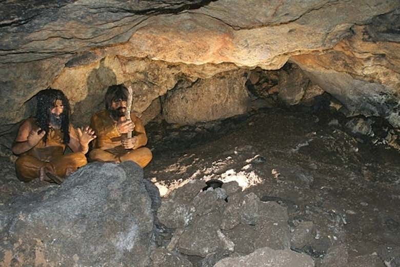 Visita guiada por la Cueva del Agua