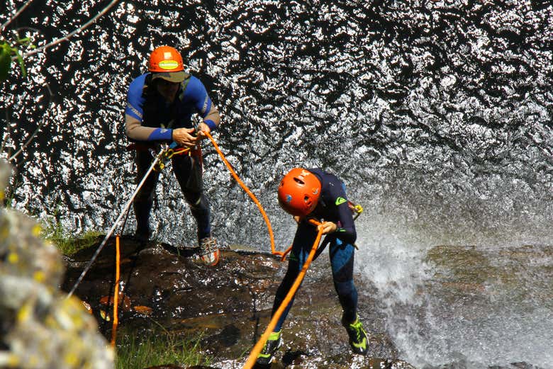 Rápel en la cascada Almécegas