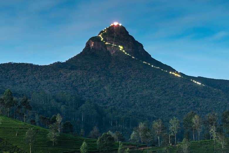 Ruta privada de trekking por el Pico de Adán