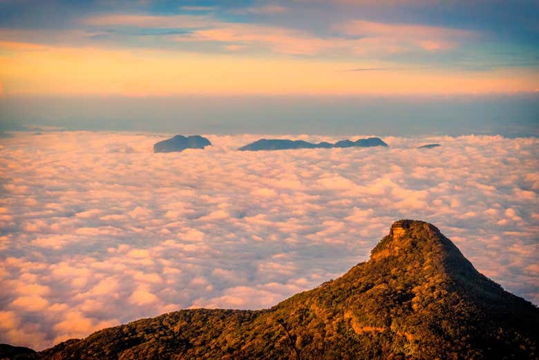 Ruta privada de trekking por el Pico de Adán