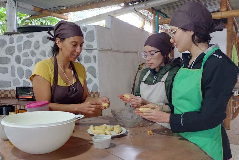 Taller de pan y tortas en la finca Tierra Activa