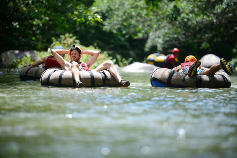 Tubing en el río Negro