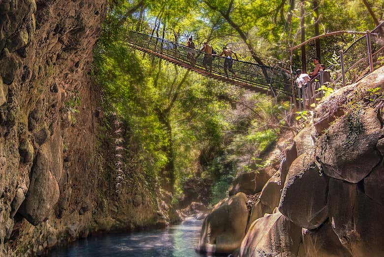 Senderismo por la cascada Oropéndola y Las Pailas