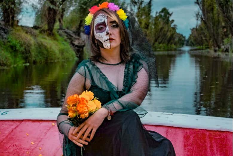 Tour del Día de Muertos por Xochimilco y el Museo Anahuacalli