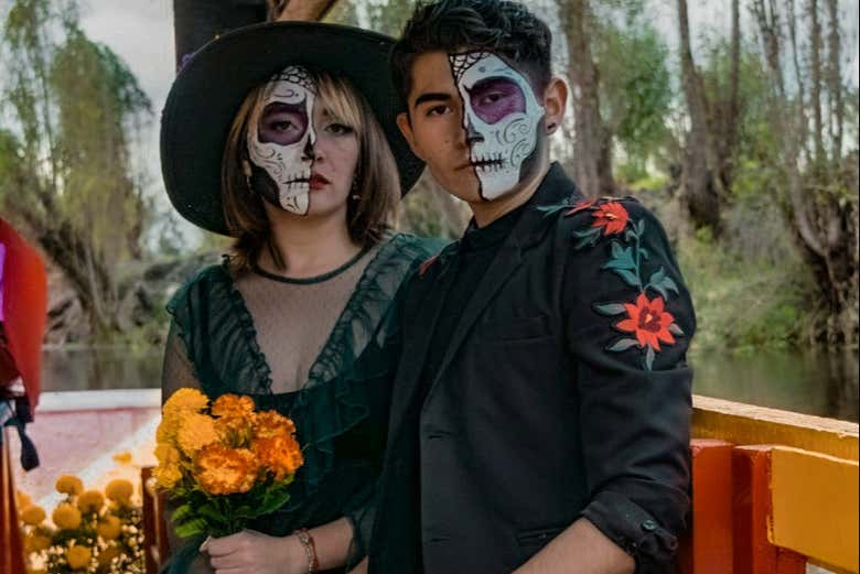 Tour del Día de Muertos por Xochimilco y el Museo Anahuacalli