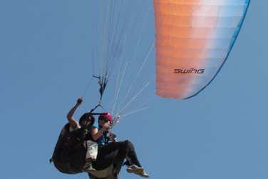 Vuelo en parapente por Montañita