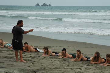 Curso de surf en Montañita
