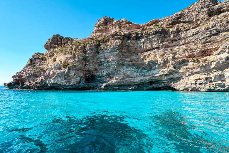 Tour en kayak por las cuevas marinas de Es Canutells