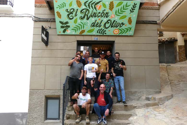 Visita a un olivar y una almazara + Cata de aceites y conservas