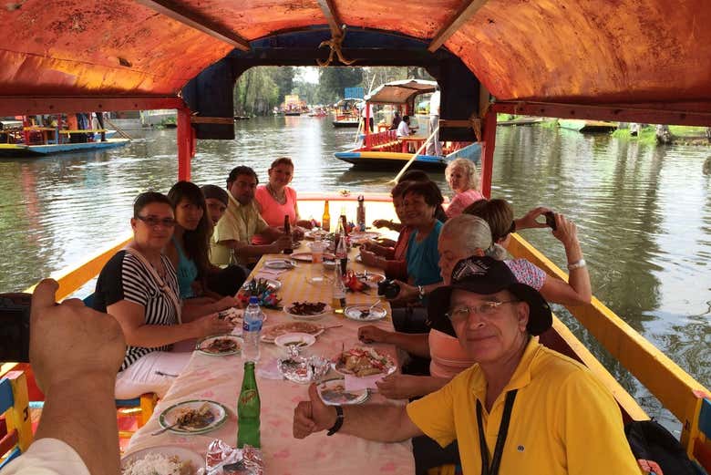 Tour por Coyoacán + Paseo en trajinera por Xochimilco + Paseo a caballo