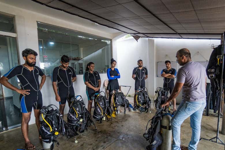 Bautismo de buceo en Hikkaduwa