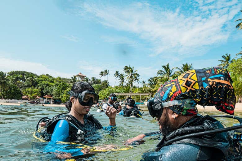 Bautismo de buceo en Hikkaduwa