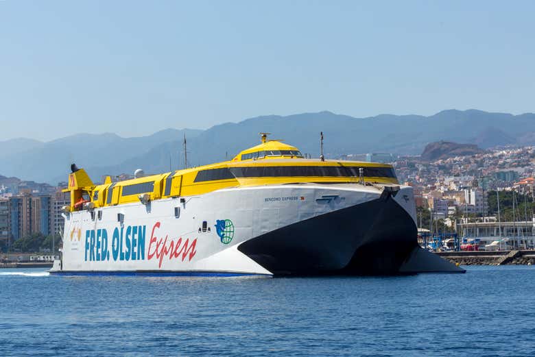 Ferry a Tenerife