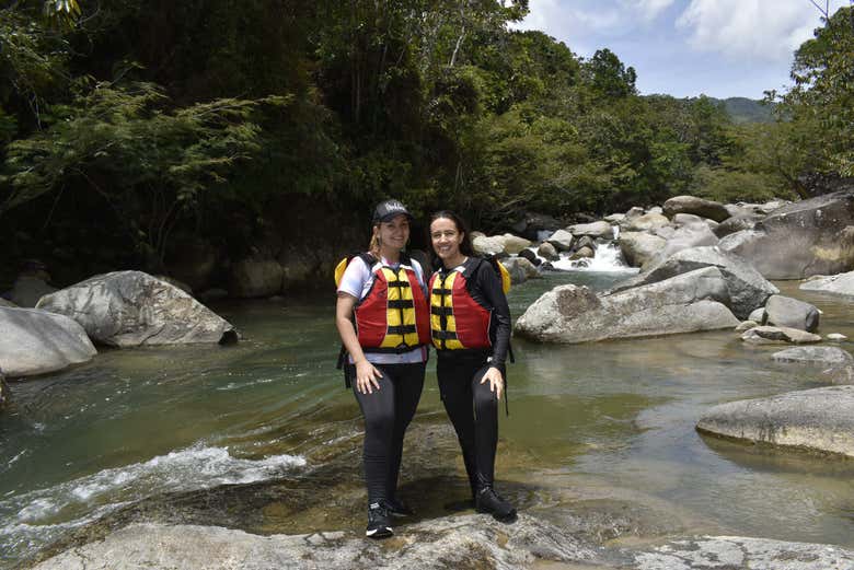Senderismo acuático por el río Dormilón