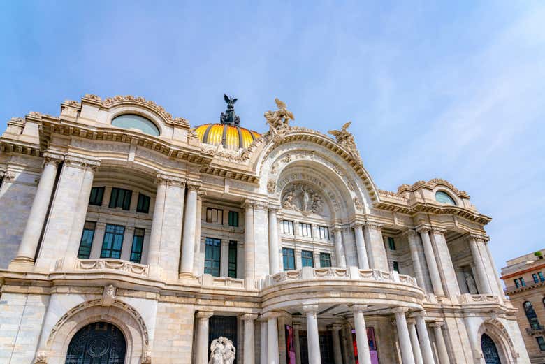 Tour por el Banco Nacional y los palacios de Ciudad de México