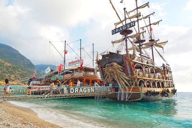 Crucero en barco pirata por Ölüdeniz