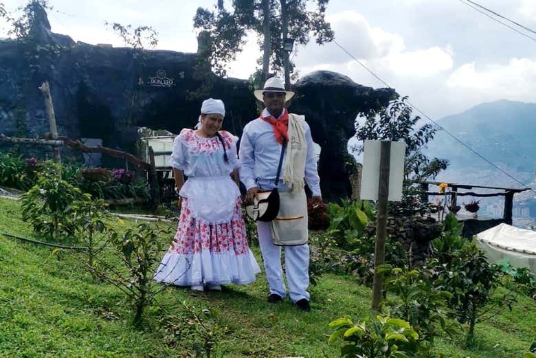 Tour de 2 días por una finca de café con spa