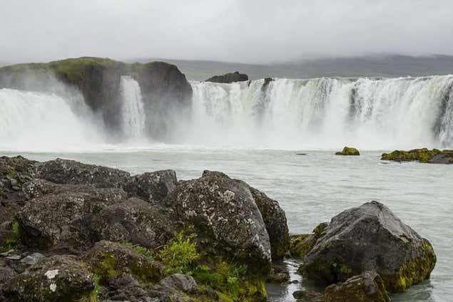 Excursión a la cascada Godafoss + Jardín Botánico de Akureyri