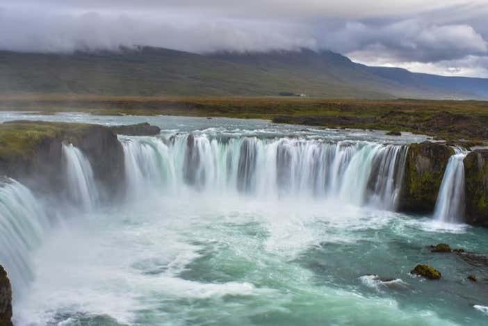 Excursión a la cascada Godafoss + Jardín Botánico de Akureyri