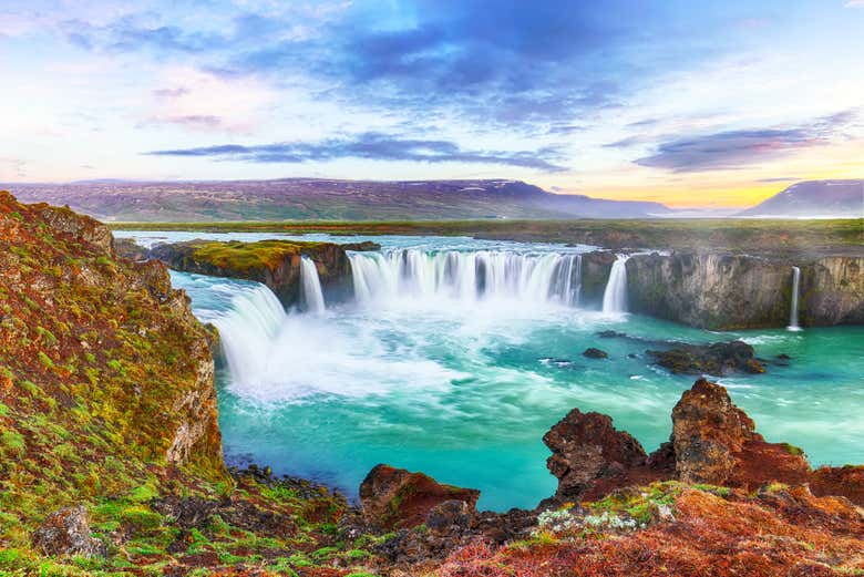 Excursión a la cascada Godafoss + Jardín Botánico de Akureyri