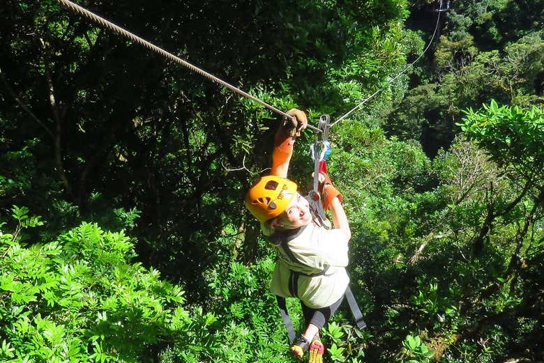 Tirolina en el Parque Nacional La Amistad