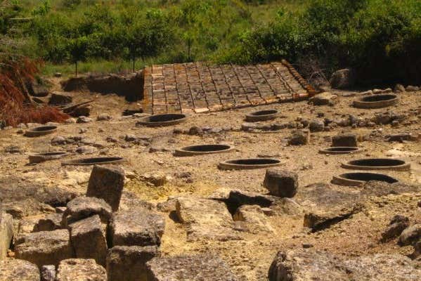 Entrada al yacimiento arqueológico de Ensérune