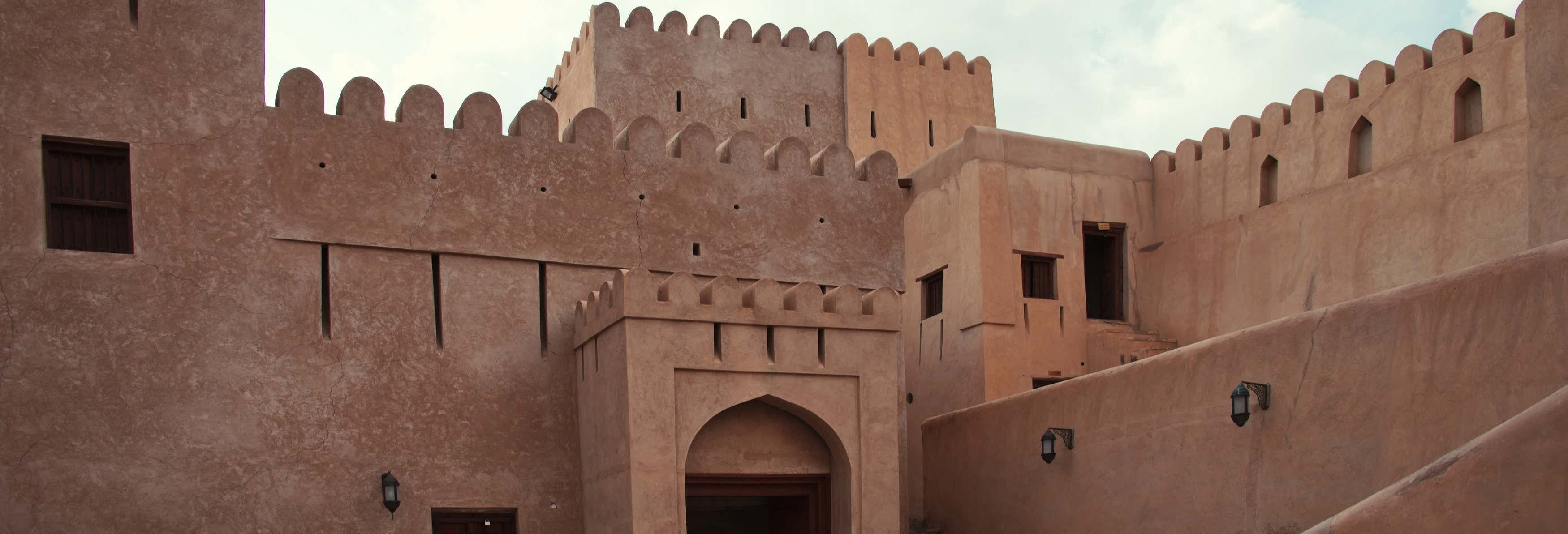Excursión a Nizwa, Birkat Al Mawz y Jabreen