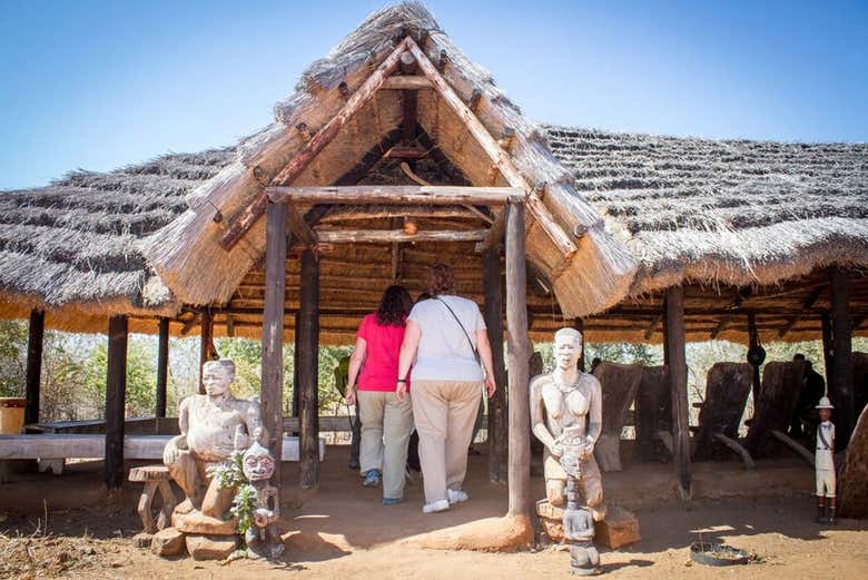 Visita a una aldea tradicional de Zimbabue