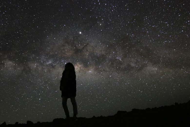 Observación de estrellas en el volcán Mauna Kea