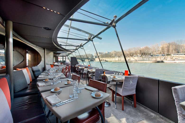 Crucero por el Sena desde la Torre Eiffel con comida
