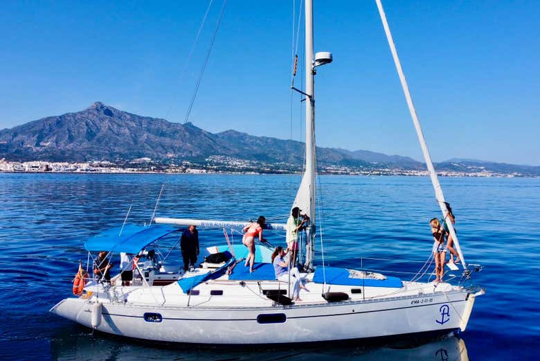 Paseo en velero por Puerto Banús