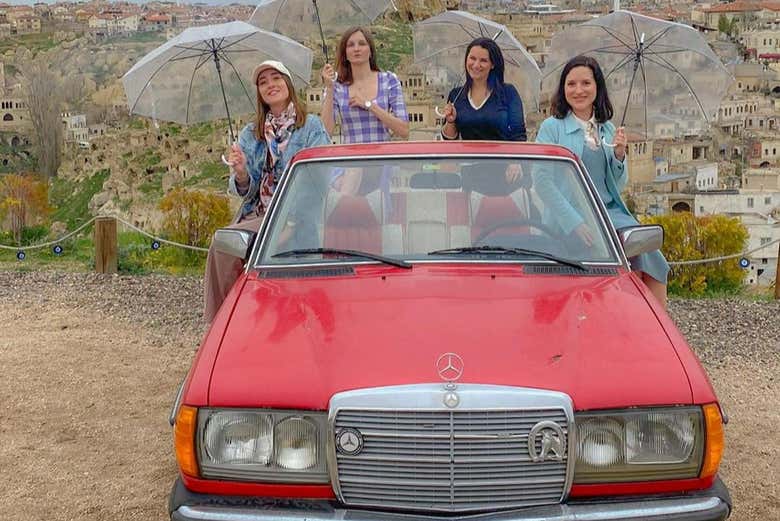 Tour privado en coche clásico por la Capadocia