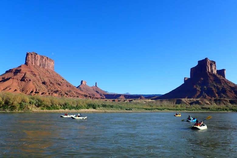 Kayak en el río Colorado