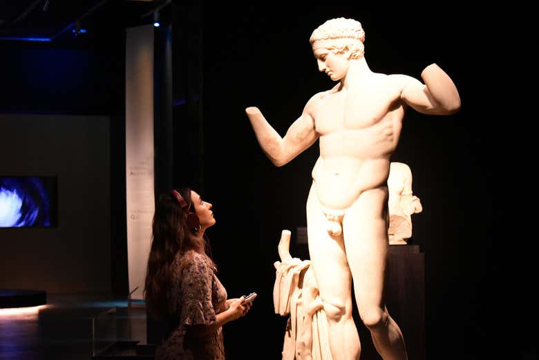 Entrada al Museo Arqueológico Nacional de Atenas con audioguía