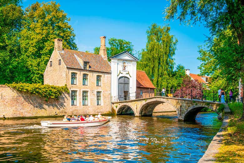 Visita guiada por Brujas + Paseo en barco