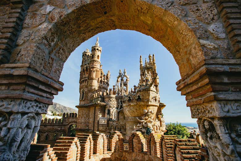 Visita guiada por el castillo de Colomares