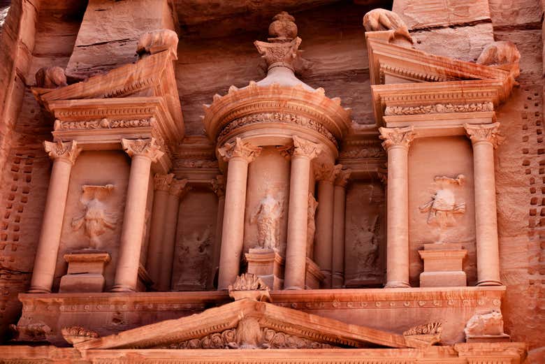 Excursión de 2 días a Petra y Wadi Rum en avión