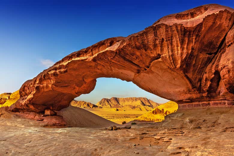 Excursión de 2 días a Petra y Wadi Rum en avión - Galería 1