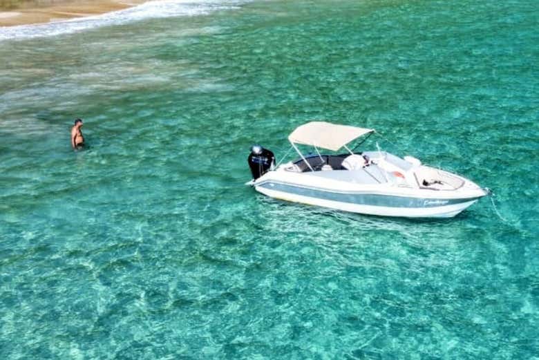 Paseo en barco privado por Ilha Grande