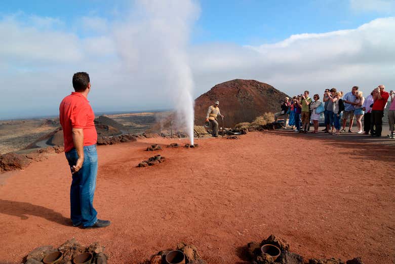 Excursión al Timanfaya, La Geria y el Charco de los Clicos