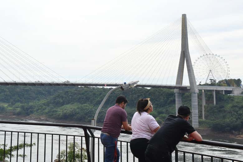 Tour de compras + Parque Aventura e Hito de las Tres Fronteras