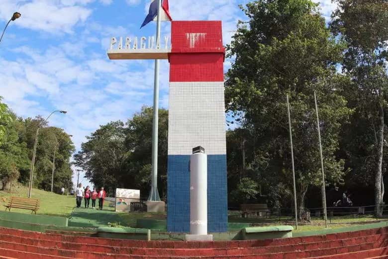 Tour de compras + Parque Aventura e Hito de las Tres Fronteras