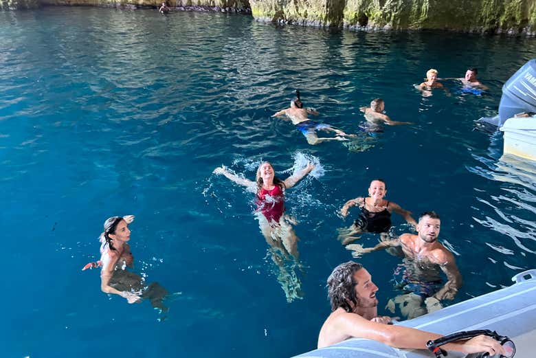 Excursión a las islas de Sazan y Karaburun