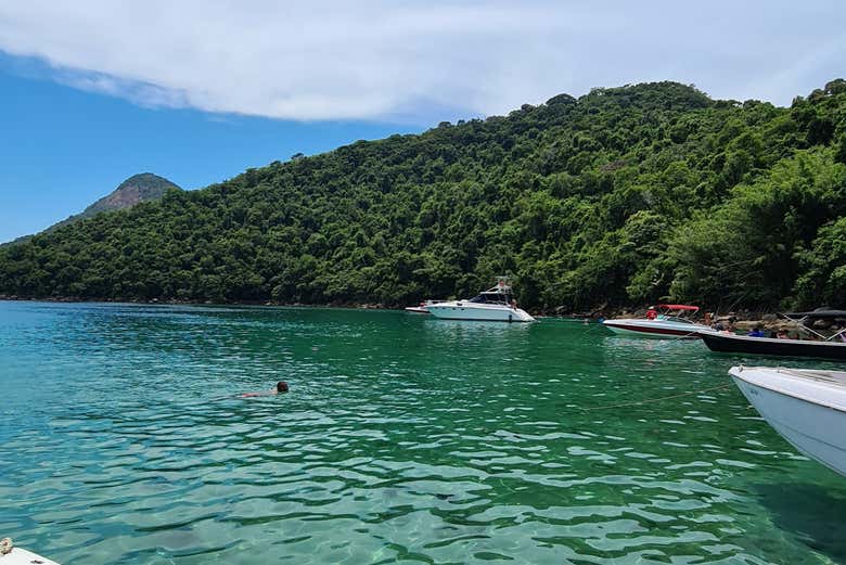 Tour por la gruta de Acaiá y las lagunas de Ilha Grande