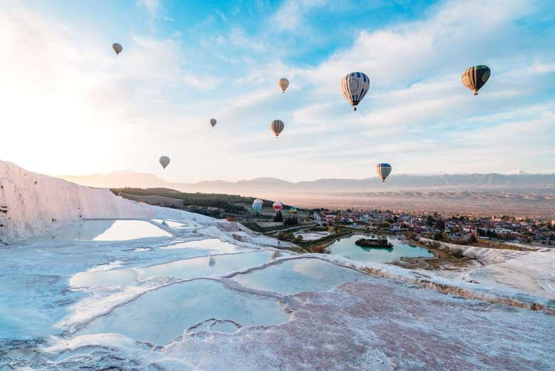 Excursión a Pamukkale y Hierápolis + Paseo en globo