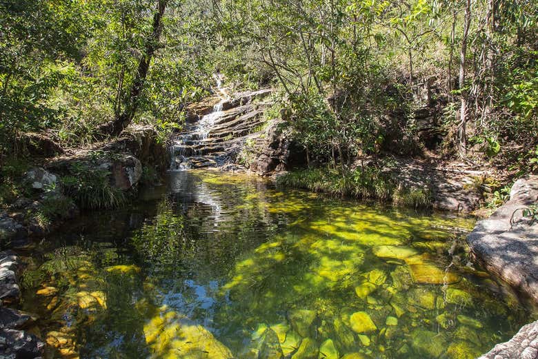 Senderismo por las Cascadas dos Dragões