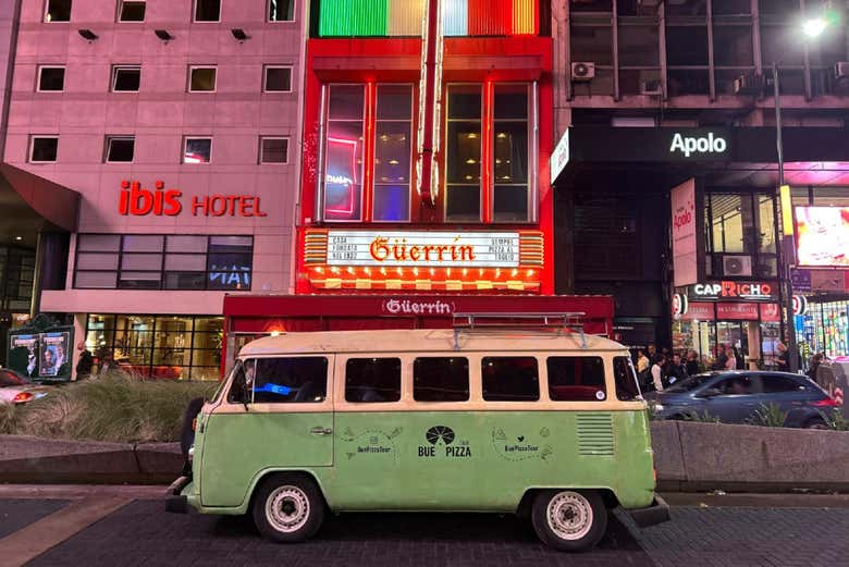 Tour por Buenos Aires en furgoneta Volkswagen + Pizza