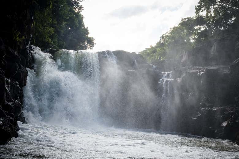 Paseo en barco pirata por Trou d’Eau Douce